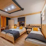 Oda ve Kahvaltı U Galow 3*